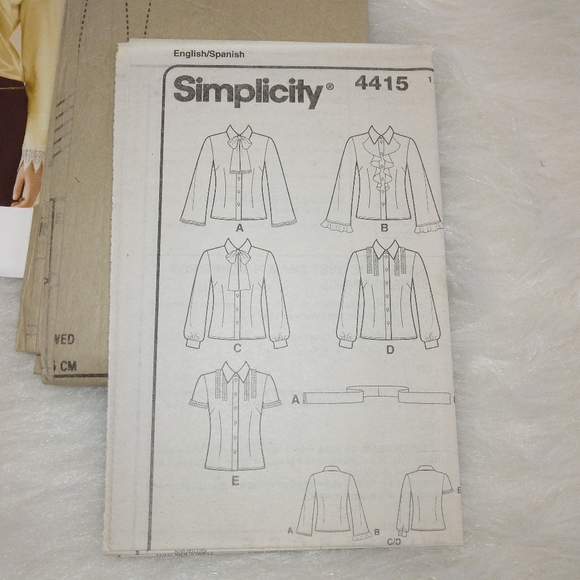 Simplicity 4415 Misses blouse in 5 styles w/optional self tie. Sz 14-22 - Picture 4 of 5